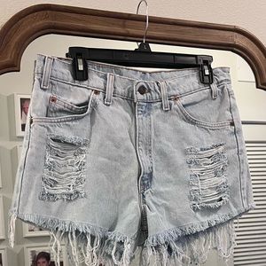 WOMENS 550 LEVI SHORTS